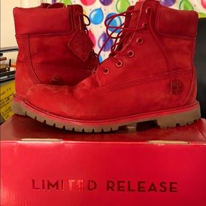 Women’s timberlands limited edition ( size 10 )